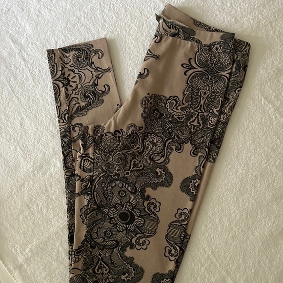 LAST CALL - Fashion leggings for dress wear - Picture 1 of 2
